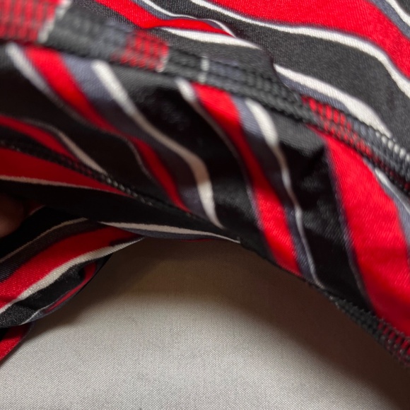 K-Deer Leggings Striped Red/Black/White High Waist Cropped Women Size L Large - Picture 6 of 6